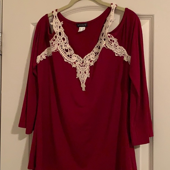 VENUS Tops - Venus cold shoulder blouse